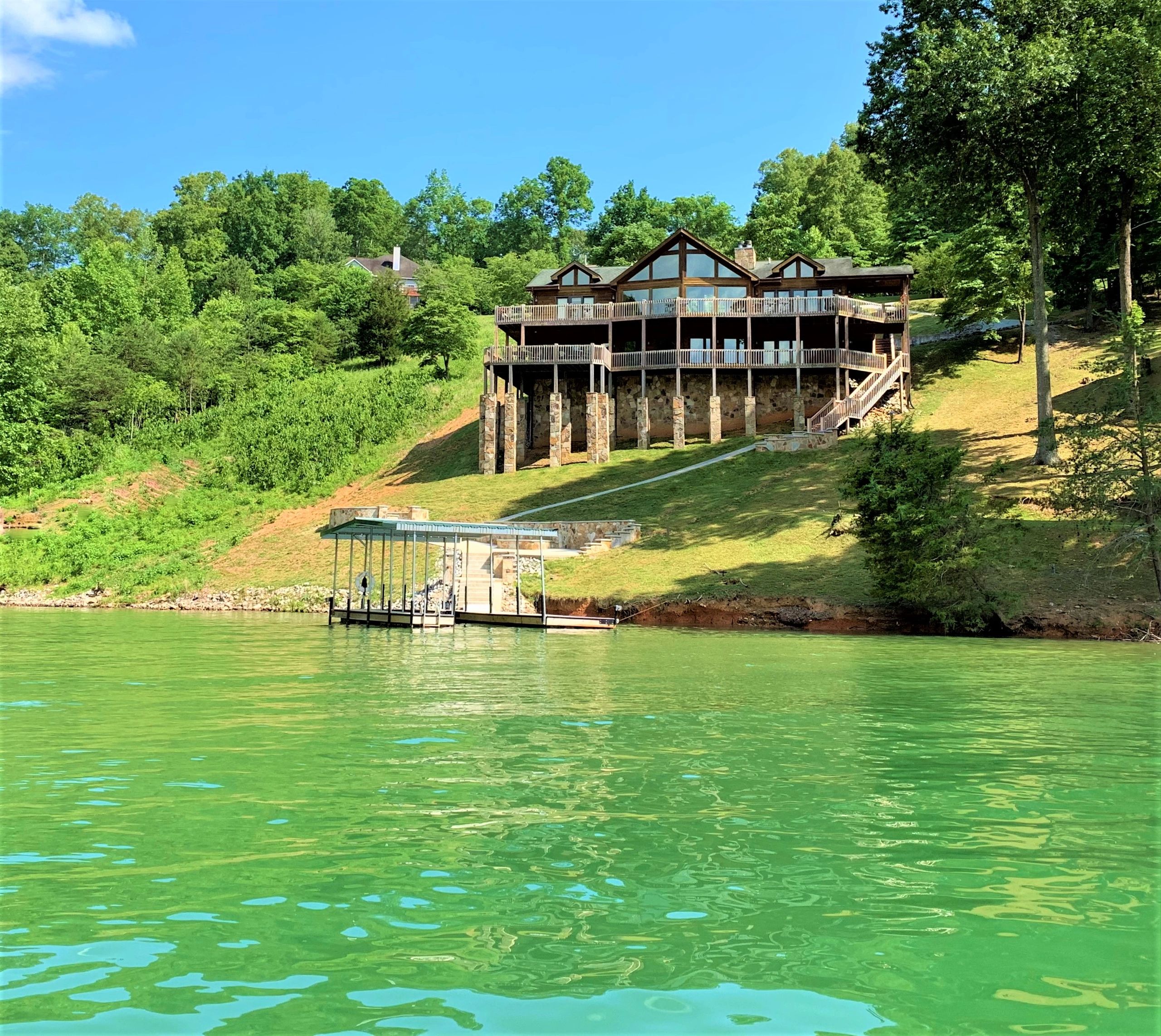 Cedar Creek Lodge Waterfront Vacation Home on Norris Lake Tennessee